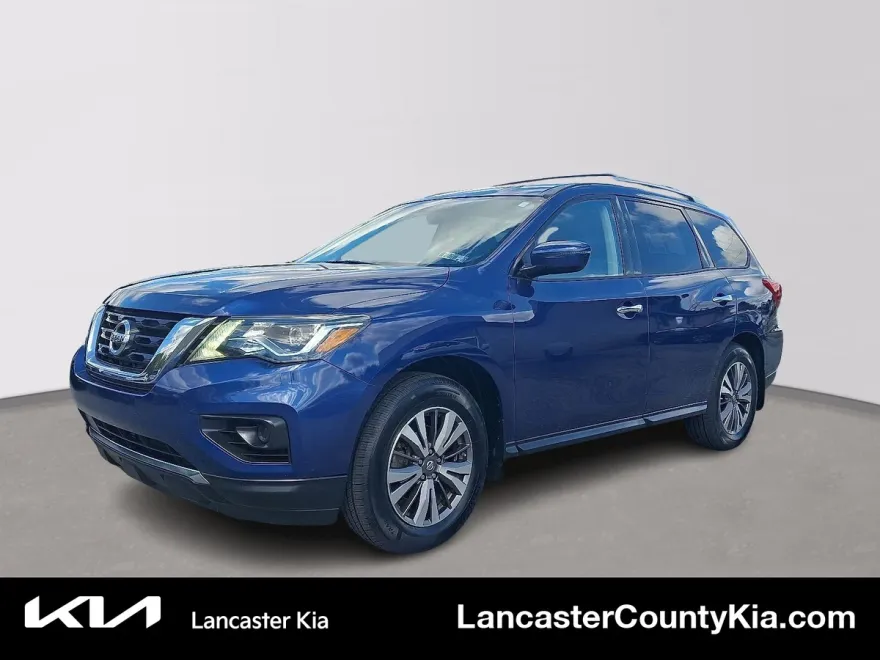 2017 Nissan Pathfinder S photo 1