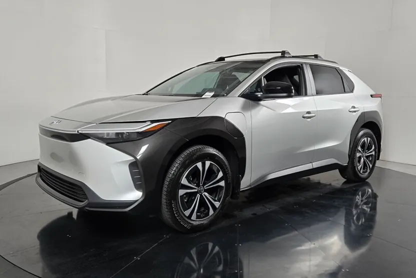 2025 Toyota bZ4X XLE photo 1