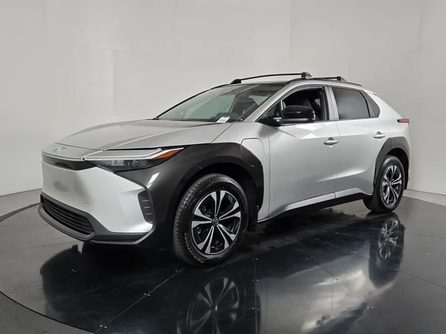 2025 Toyota bZ4X XLE photo 1