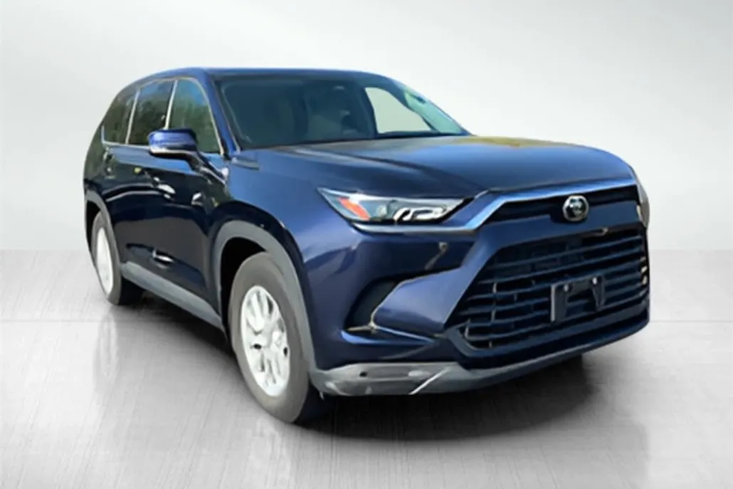2024 Toyota Grand Highlander XLE photo 1