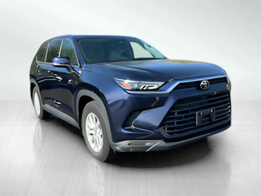 2024 Toyota Grand Highlander XLE photo 1