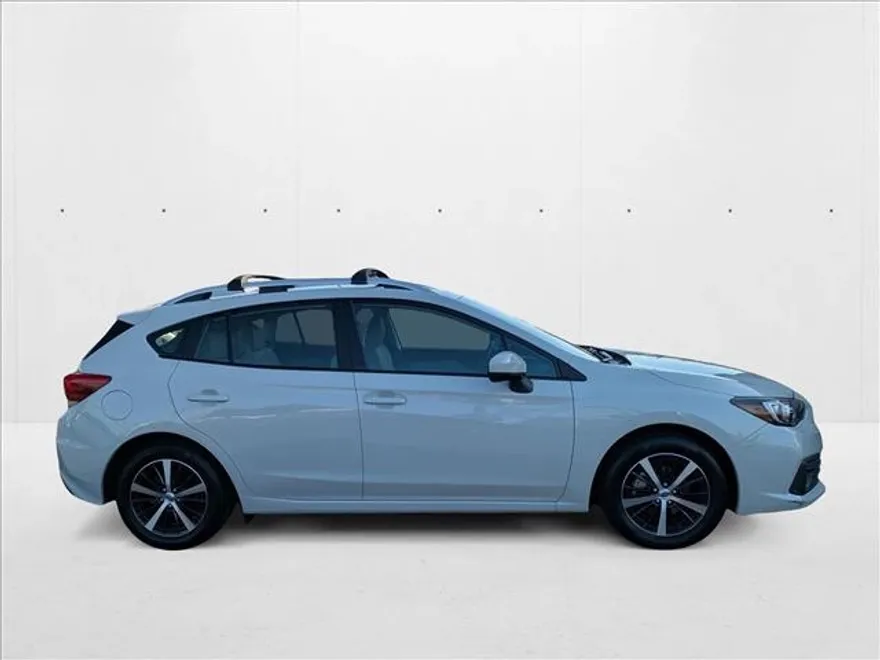 2023 Subaru Impreza Premium photo 1
