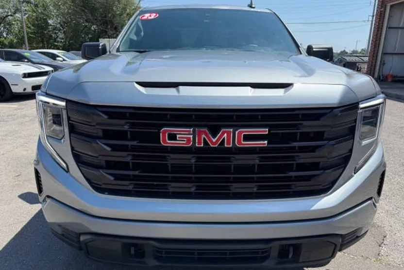 2023 Gmc Sierra Base photo 1
