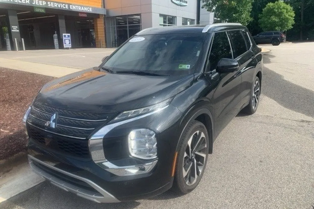 2022 Mitsubishi Outlander SEL S-AWC photo 1