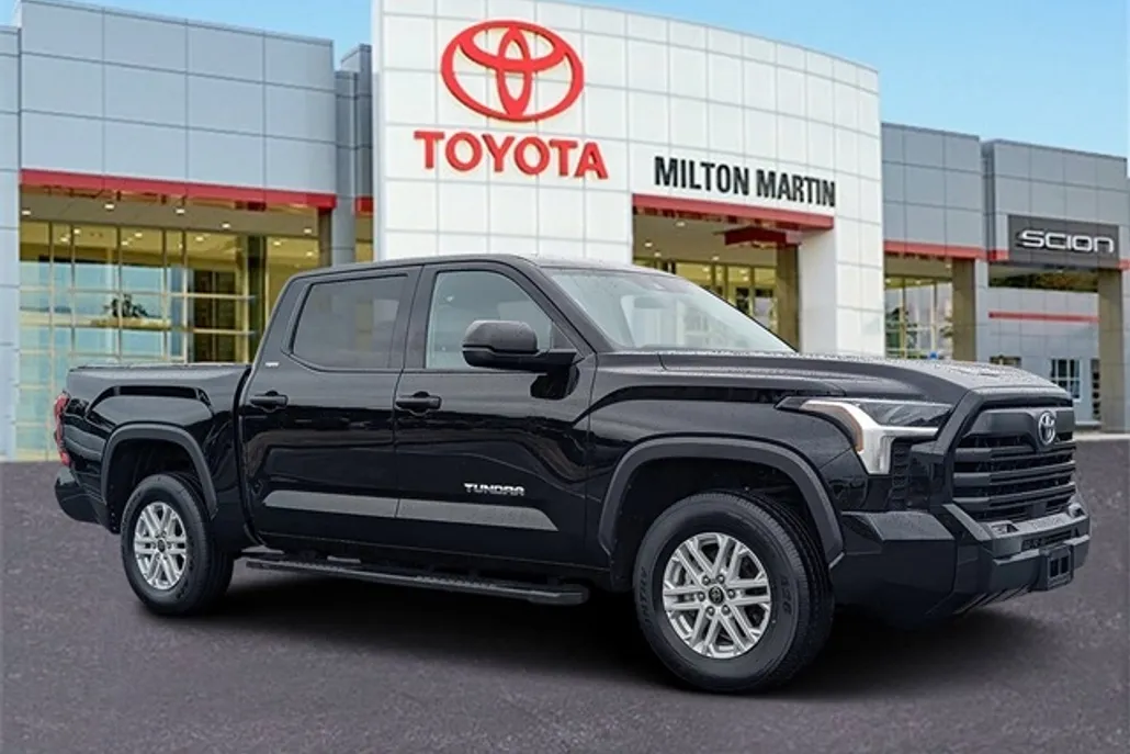 2024 Toyota Tundra SR5 photo 1