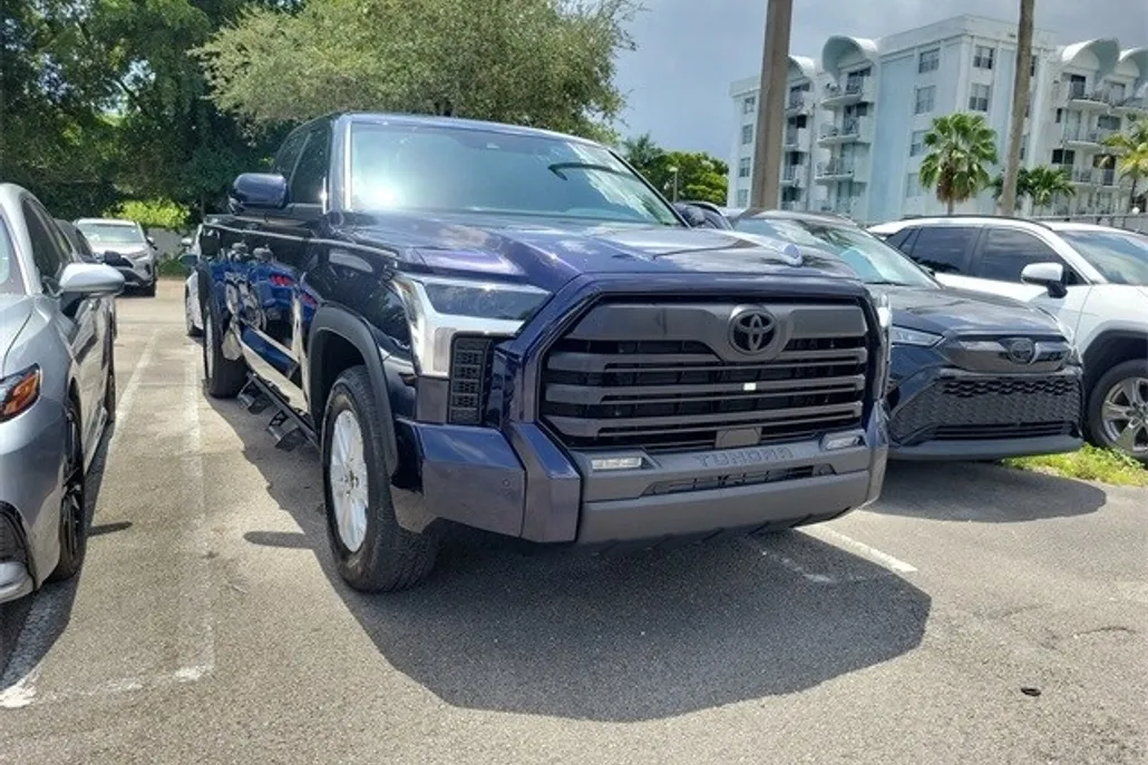 2022 Toyota Tundra SR5 photo 1