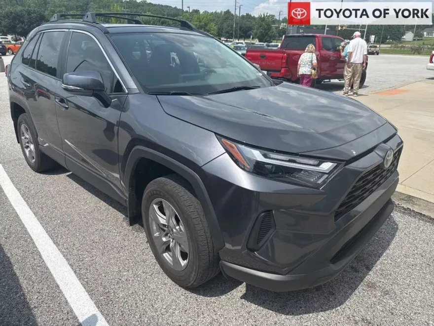 2023 Toyota RAV4 Hybrid XLE photo 1