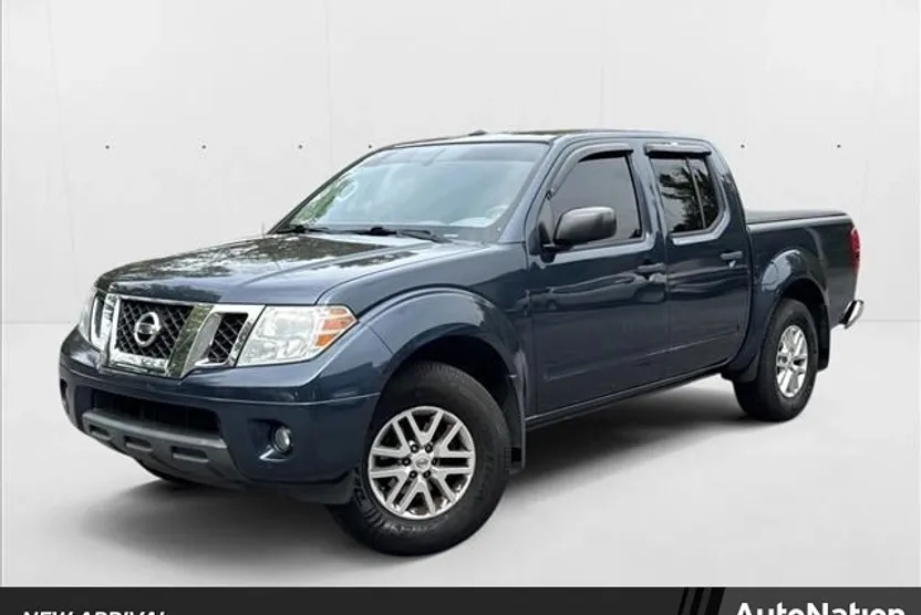 2017 Nissan Frontier SV Crew Cab photo 1