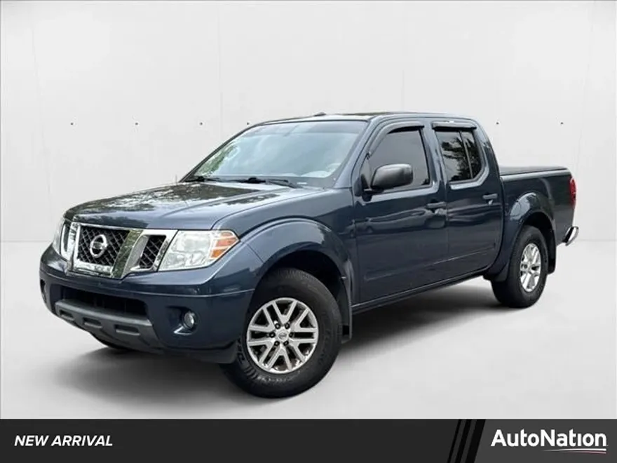2017 Nissan Frontier SV Crew Cab photo 1