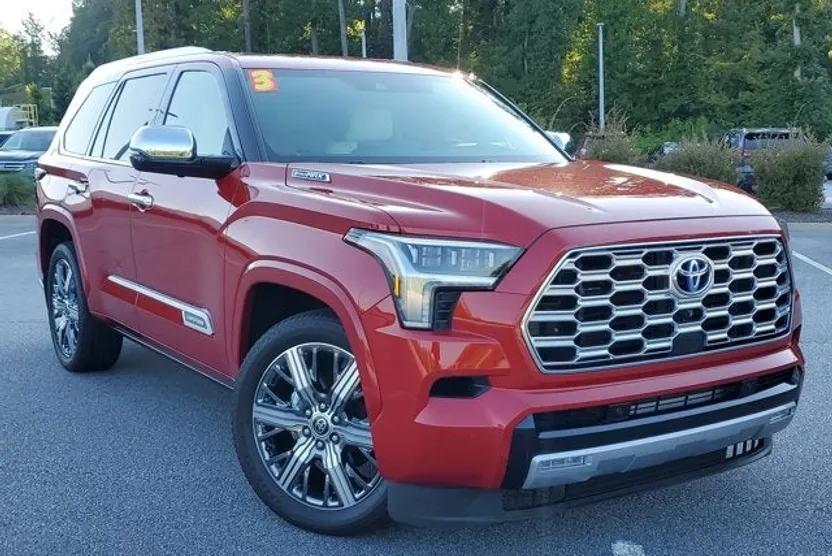 2023 Toyota Sequoia Capstone photo 1