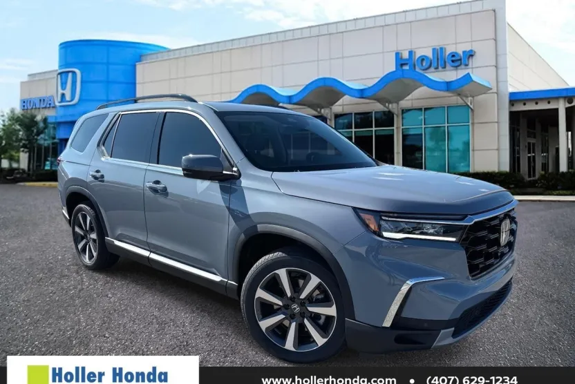 2025 Honda Pilot Touring photo 1