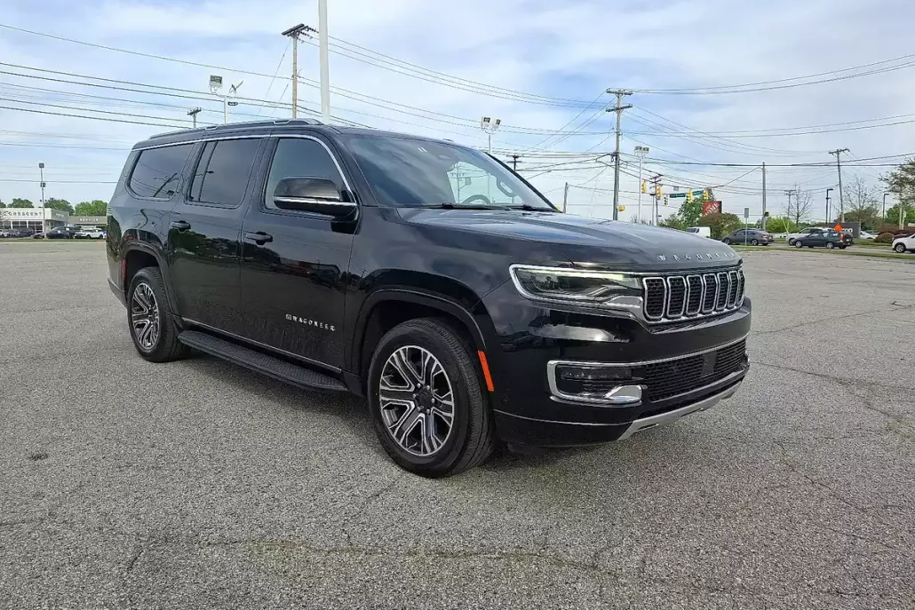 2024 Jeep Wagoneer L Series II photo 1