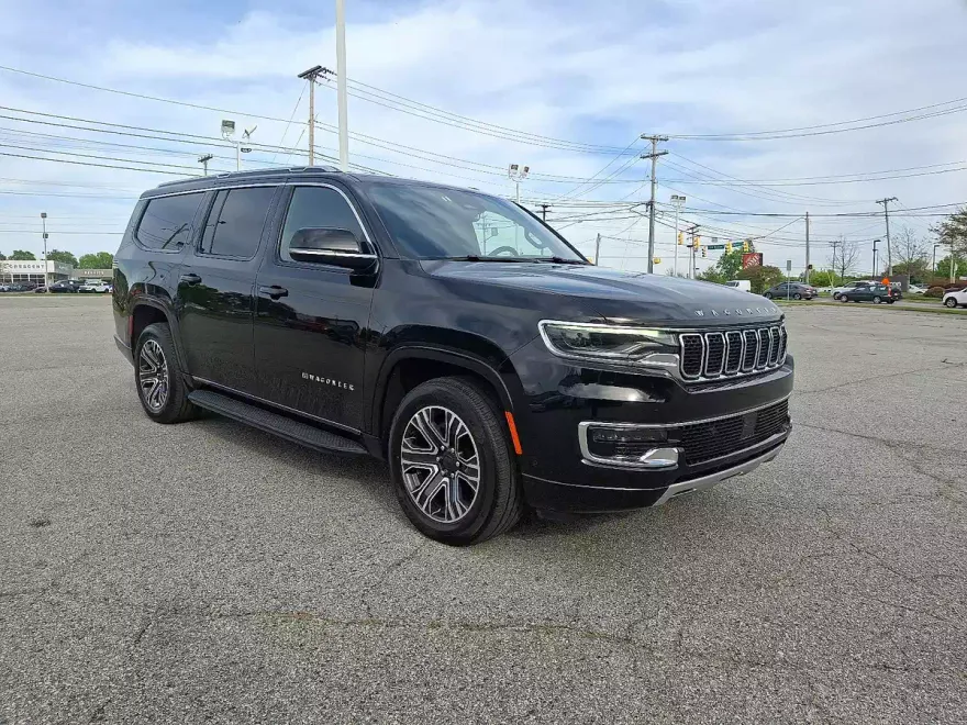 2024 Jeep Wagoneer L Series II photo 1