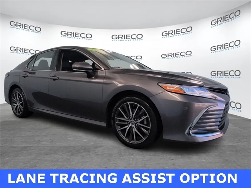 2023 Toyota Camry Hybrid XLE photo 1
