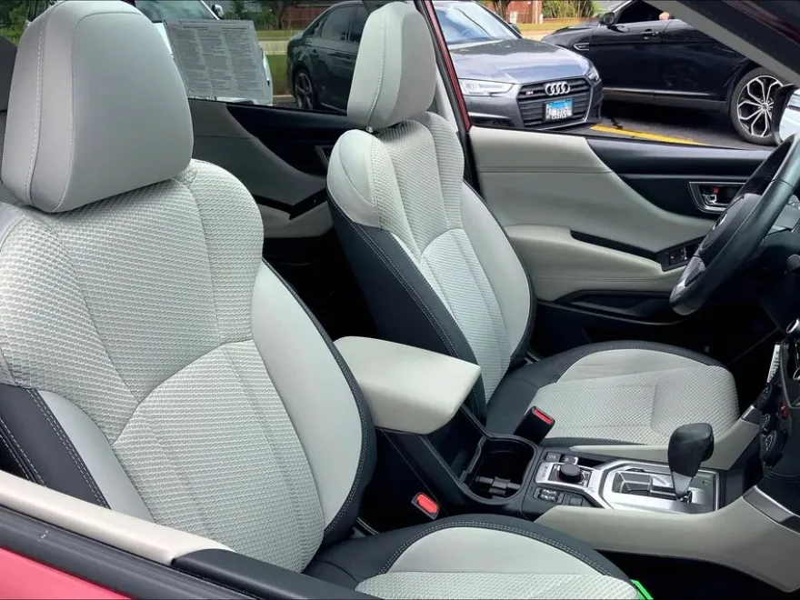 2020 Subaru Forester Premium photo 1