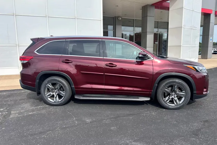 2017 Toyota Highlander Limited Platinum photo 1