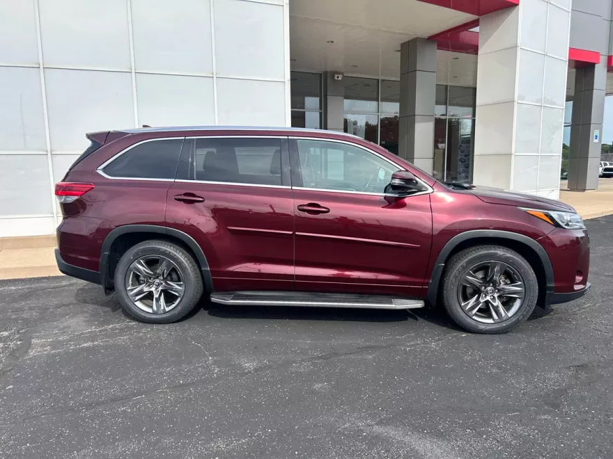 2017 Toyota Highlander Limited Platinum photo 1