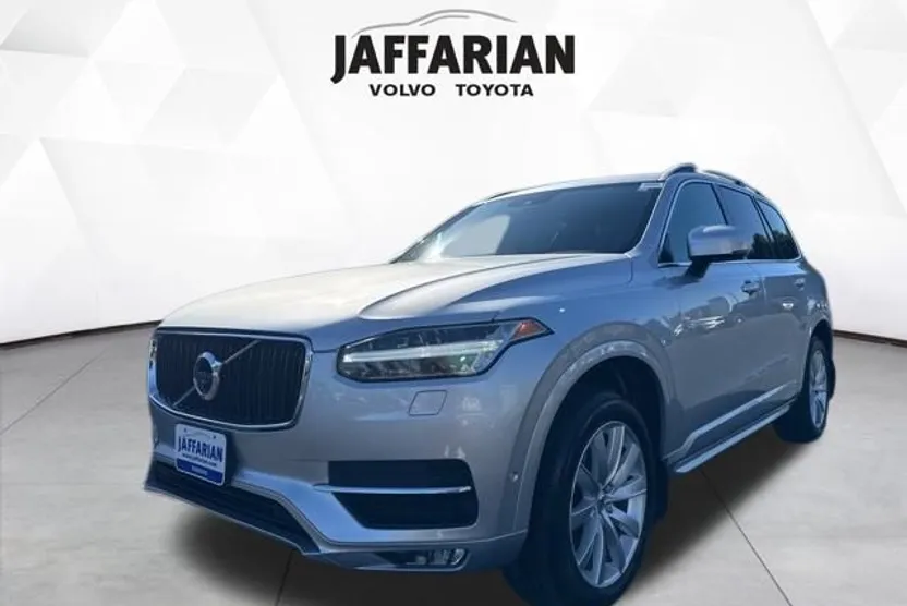 2018 Volvo XC90 T6 Momentum photo 1
