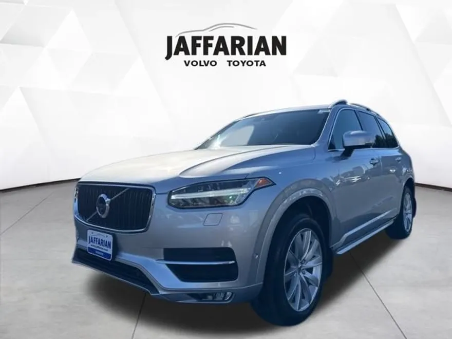 2018 Volvo XC90 T6 Momentum photo 1