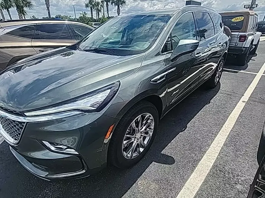 2022 Buick Enclave Avenir photo 1