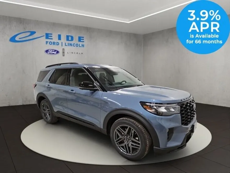 2025 Ford Explorer ST-Line photo 1
