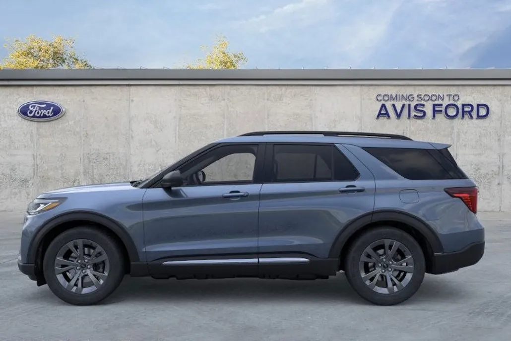 2025 Ford Explorer photo 1
