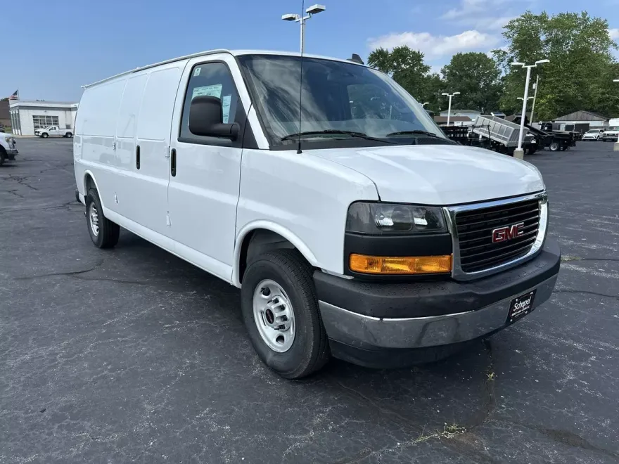 2025 Gmc Savana Cargo 2500 photo 1