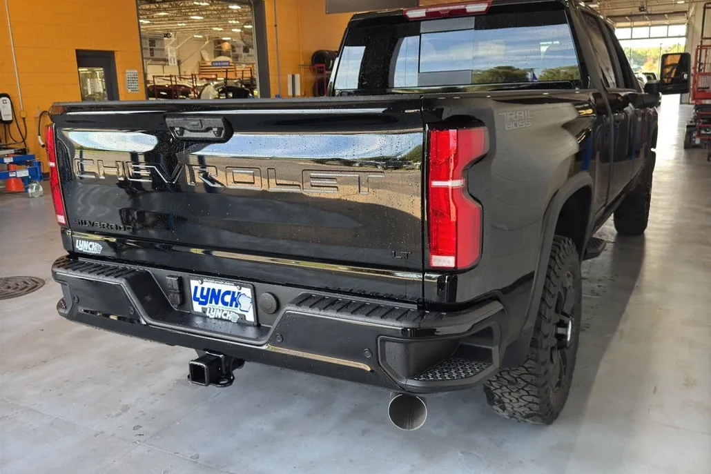 2026 Chevrolet Silverado 2500HD LT photo 1