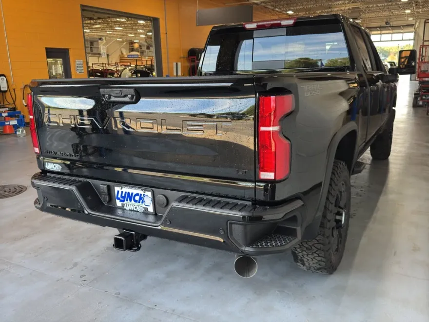 2026 Chevrolet Silverado 2500HD LT photo 1