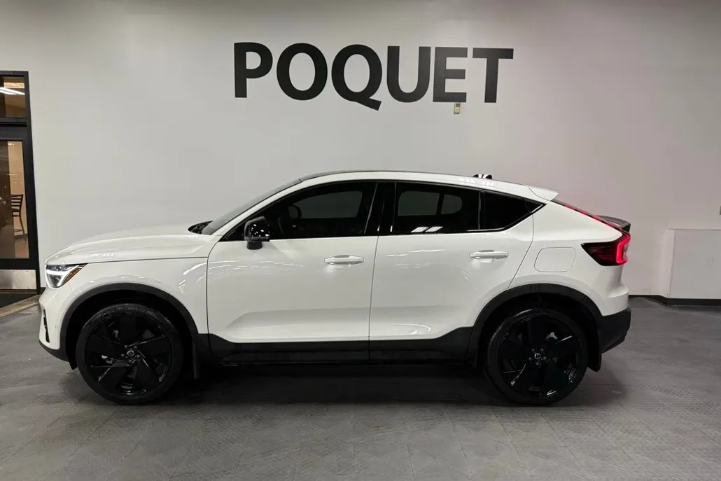 2023 Volvo C40 Recharge Ultimate photo 1