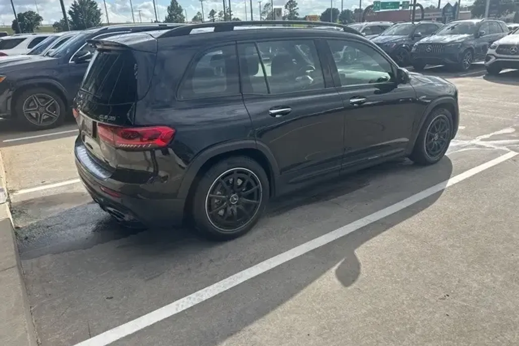 2022 Mercedes Benz GLB 35 AMG 4MATIC photo 1