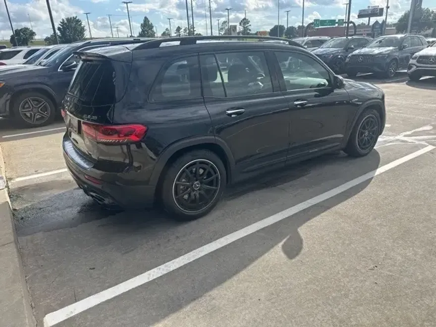 2022 Mercedes Benz GLB 35 AMG 4MATIC photo 1