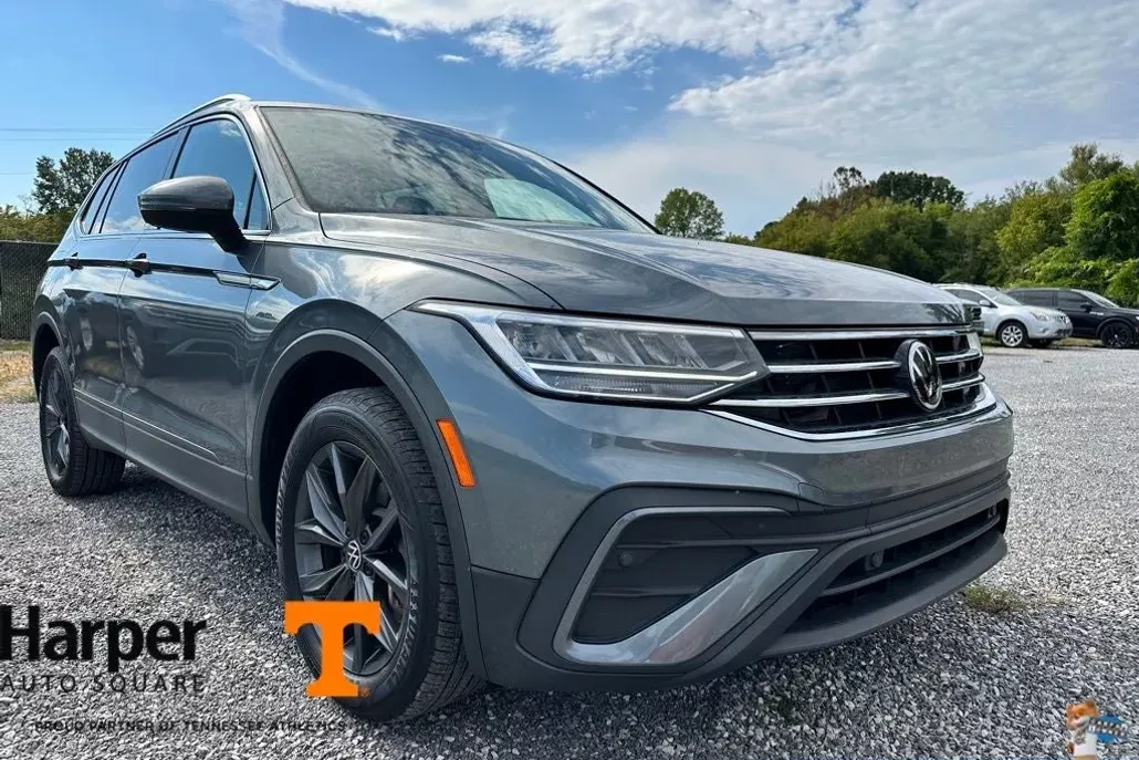 2022 Volkswagen Tiguan SE photo 1