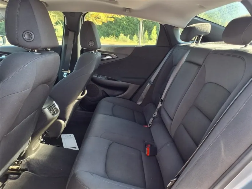 2023 Chevrolet Malibu 1LT photo 1