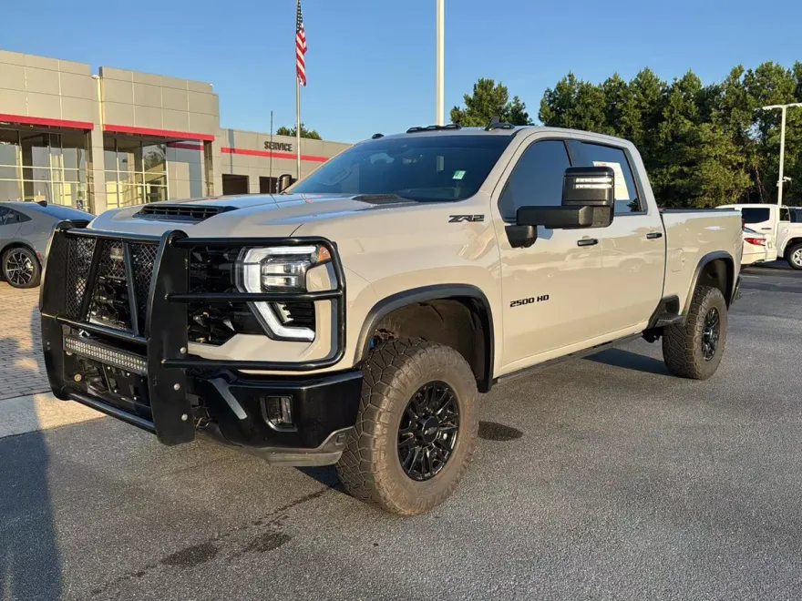 2024 Chevrolet Silverado 2500HD ZR2 photo 1