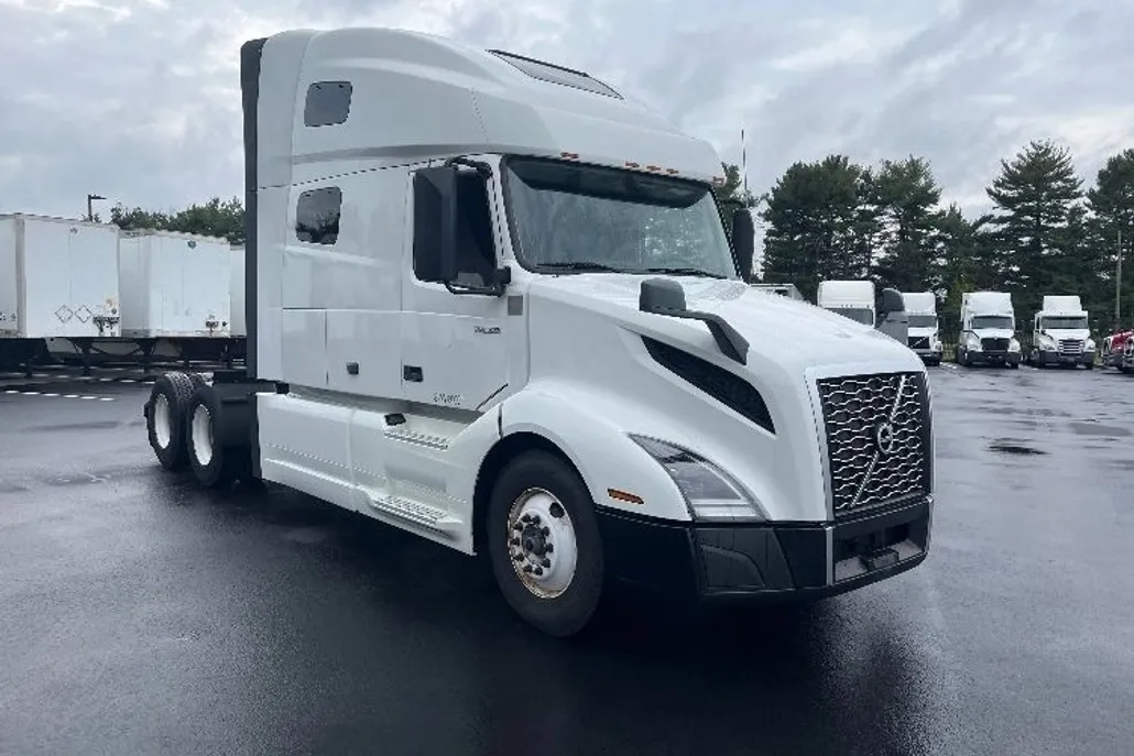 2022 Volvo Truck VNL photo 1