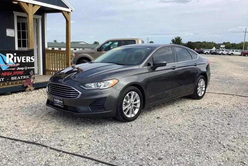 2019 Ford Fusion SE photo 1