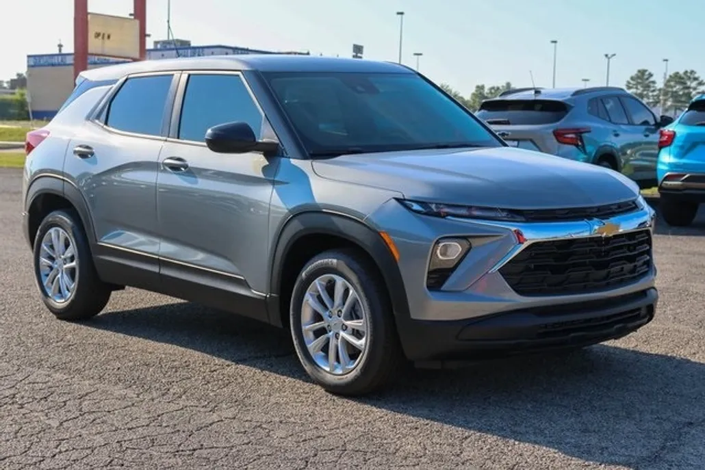 2026 Chevrolet Trailblazer LS photo 1