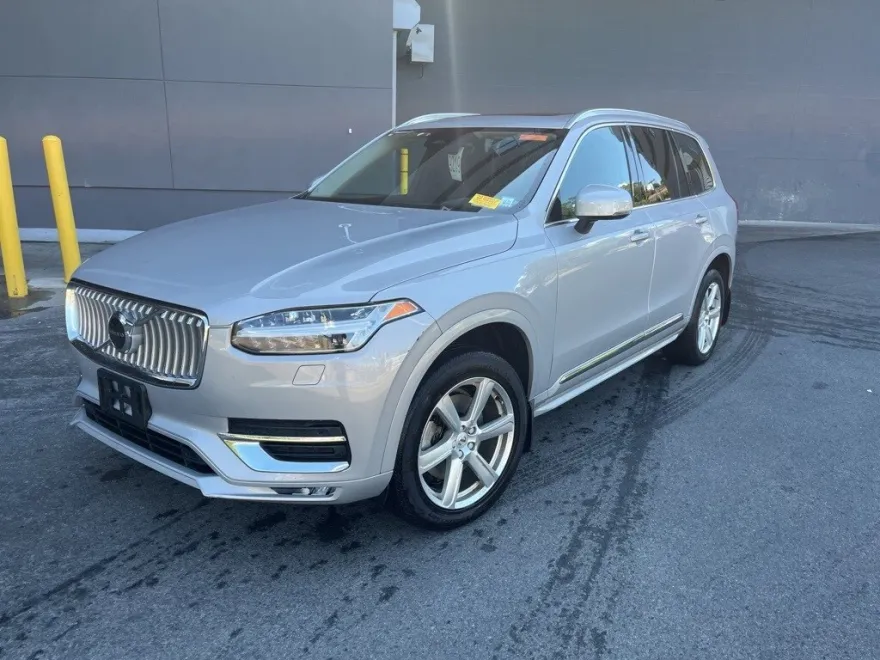 2024 Volvo XC90 B5 Core photo 1