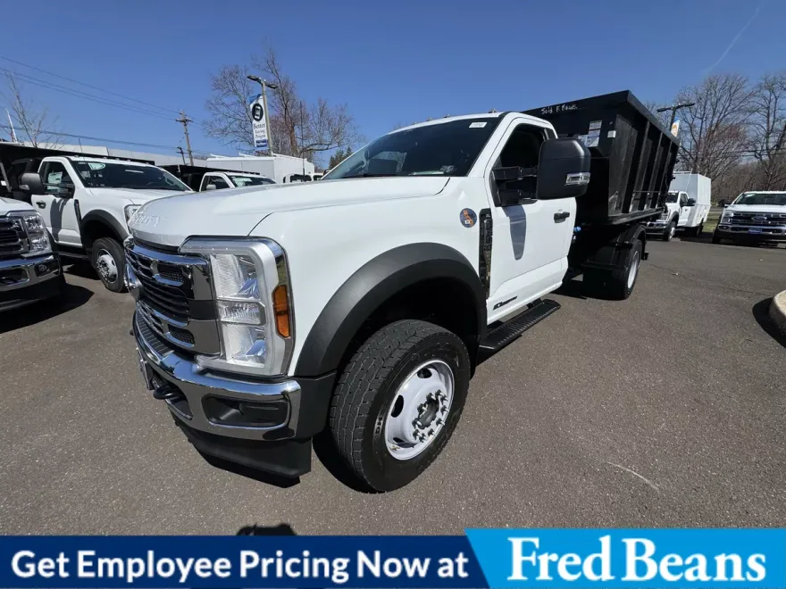2024 Ford F-600 photo 1