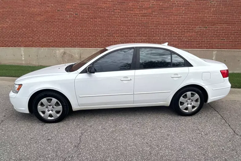 2009 Hyundai Sonata GLS photo 1