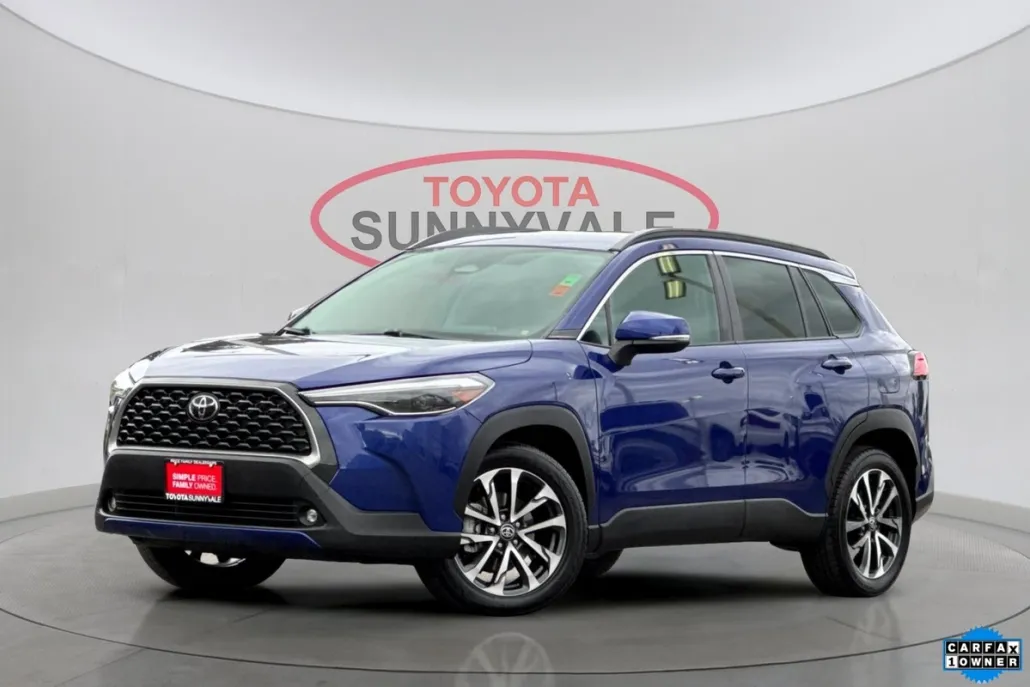 2024 Toyota Corolla Cross XLE photo 1