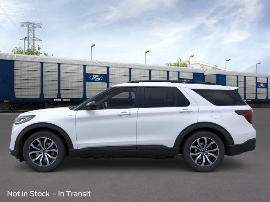 2025 Ford Explorer ST-Line photo 1