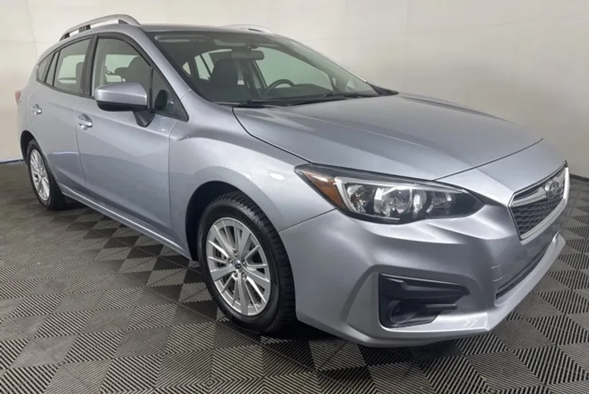 2018 Subaru Impreza Premium photo 1