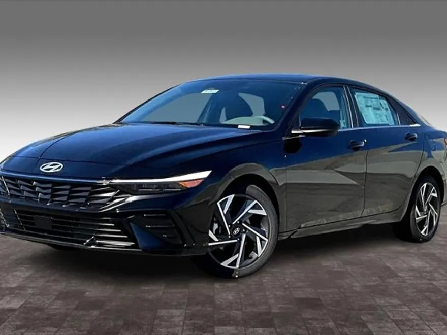 2025 Hyundai Elantra SEL Convenience photo 1