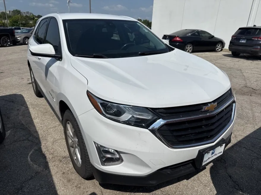 2020 Chevrolet Equinox LT photo 1