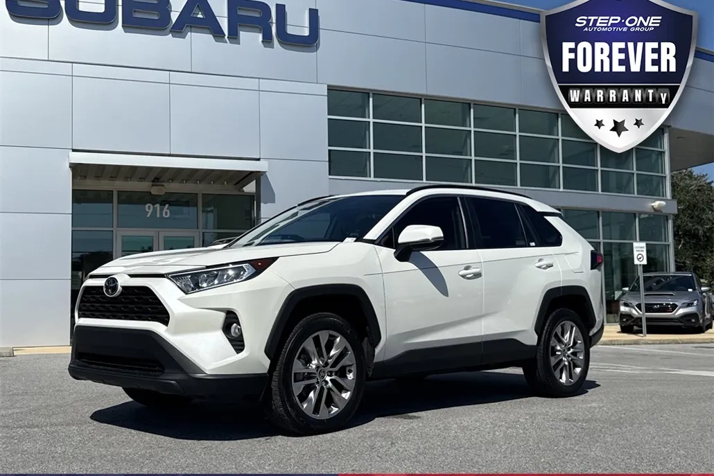 2021 Toyota RAV4 XLE Premium photo 1