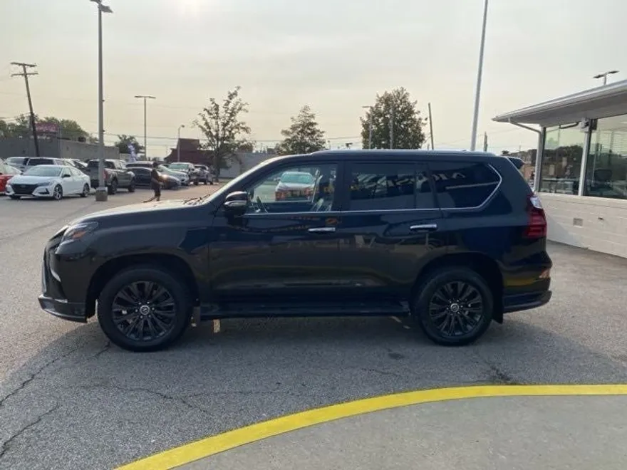 2022 Lexus GX 460 Luxury photo 1