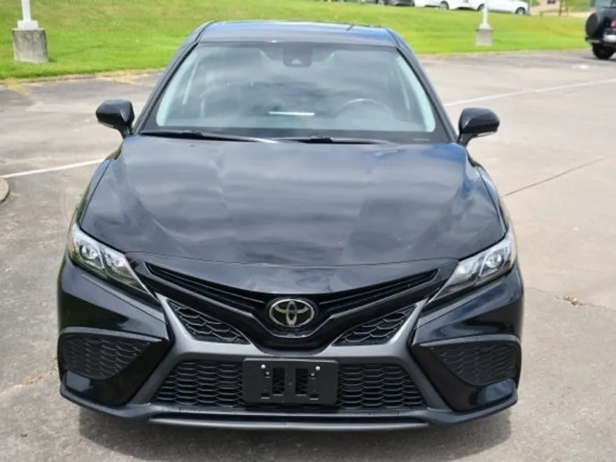 2023 Toyota Camry SE photo 1