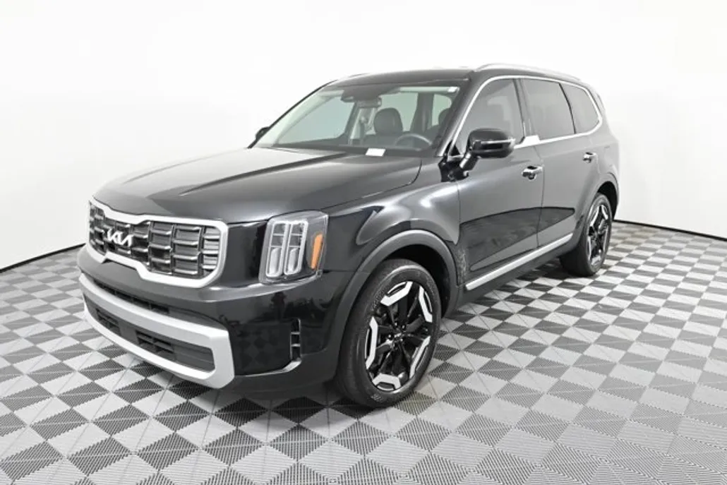 2023 Kia Telluride S photo 1